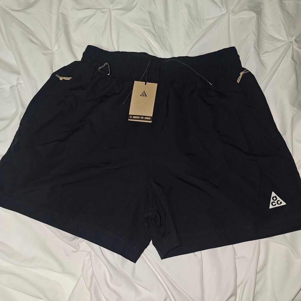 Nike ACG Shorts Womens Medium Black NWT DV9535-010 High Rise Loose Fit